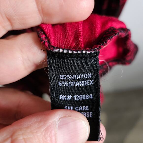 Torrid Women's 0 Wrap Front Midi Dress Black Red Abstract Line Print 3/4 Sleeve - Picture 6 of 6